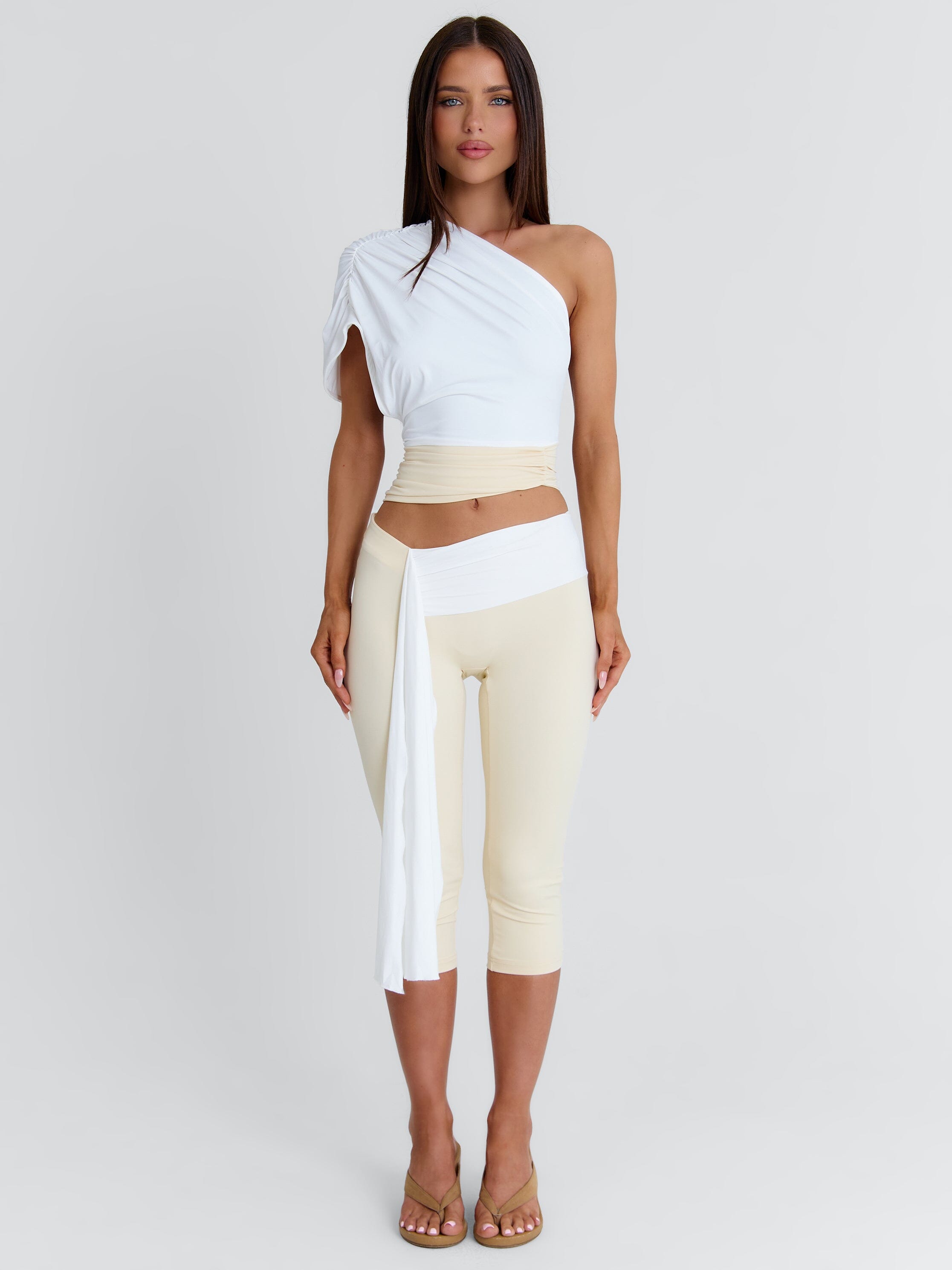 LINDAY CAPRI PANTS WHITE AND CREAM