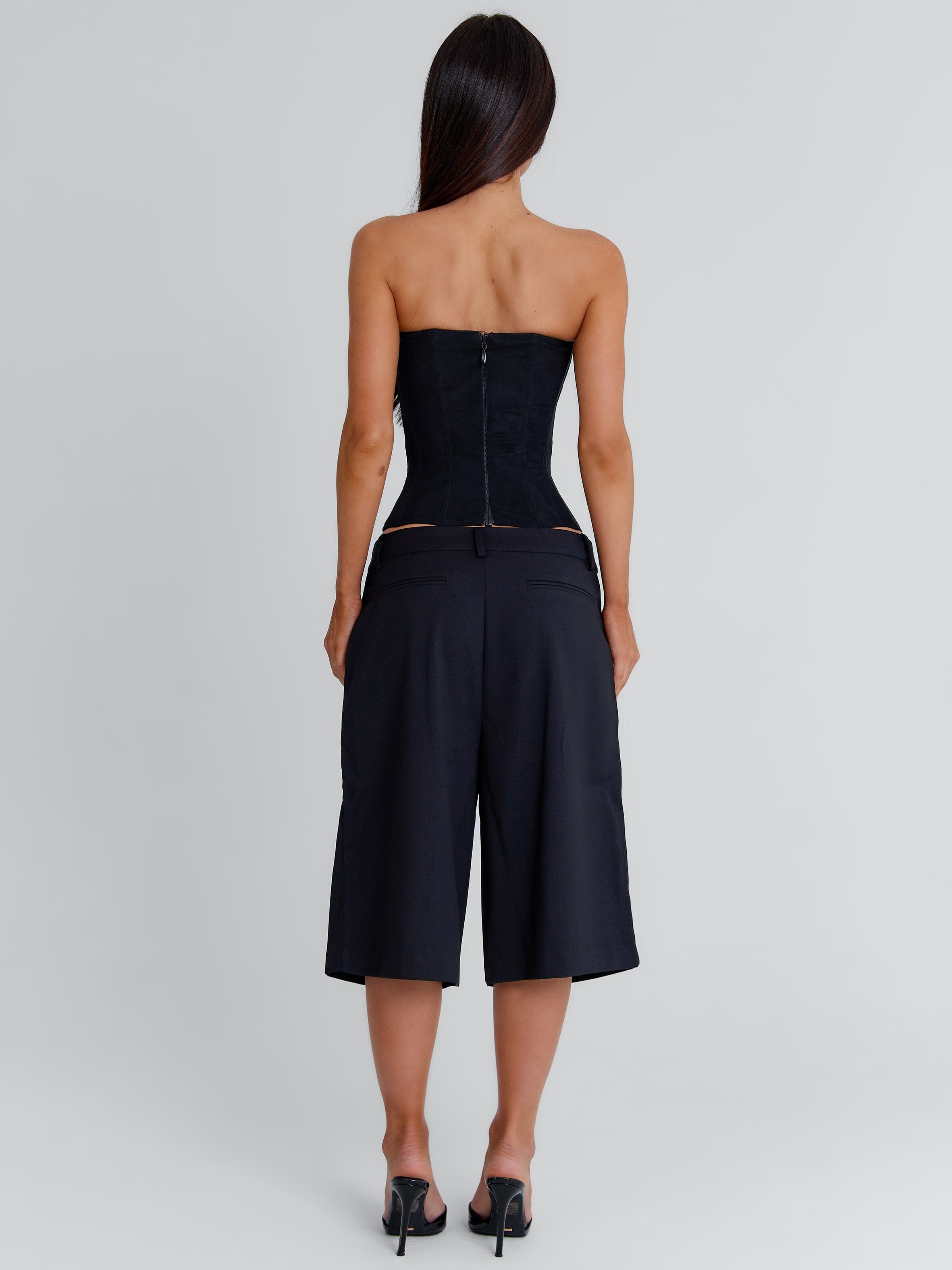 NOATE SHORT BLACK